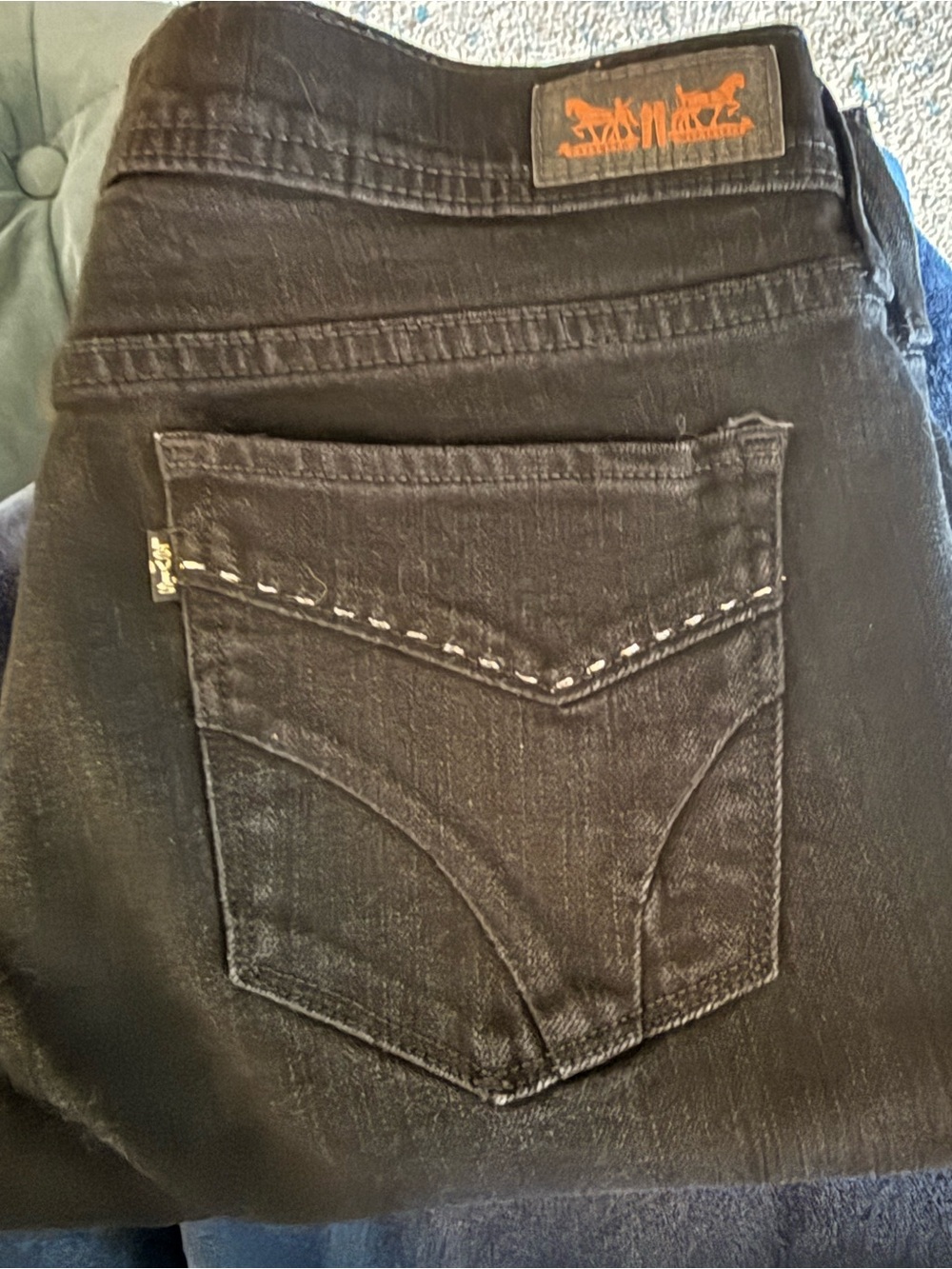 Black 505 straight legs jeans. Size 10 length 28”